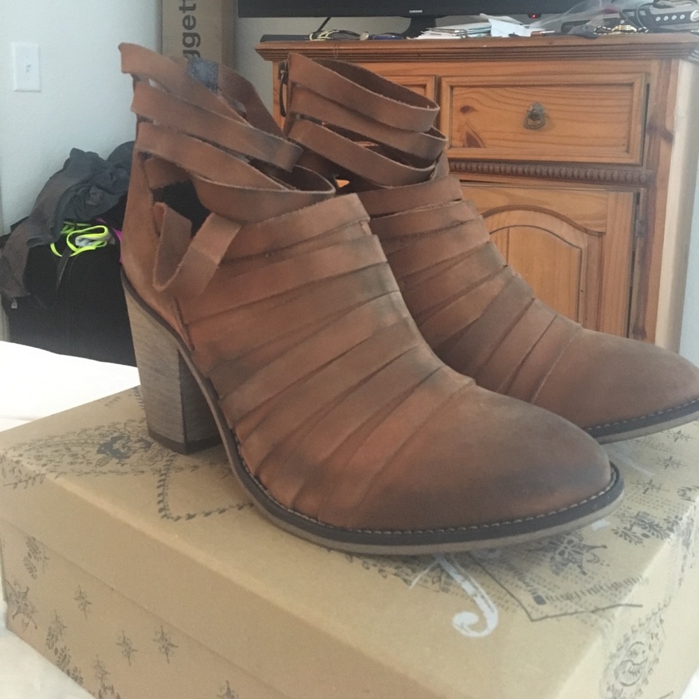 Never worn Free People Boots